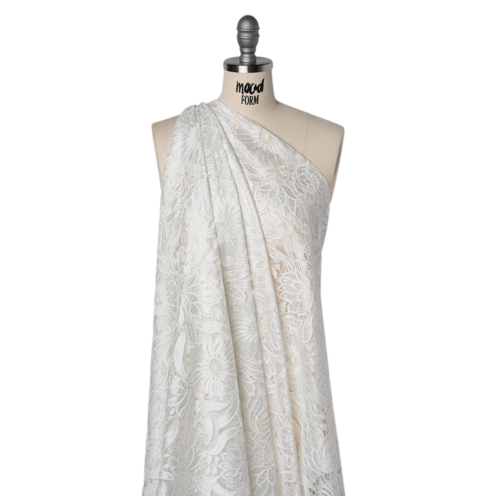 Raschel Lace Panel with Finished Edges - Ivory Bold Daisies and Leaves