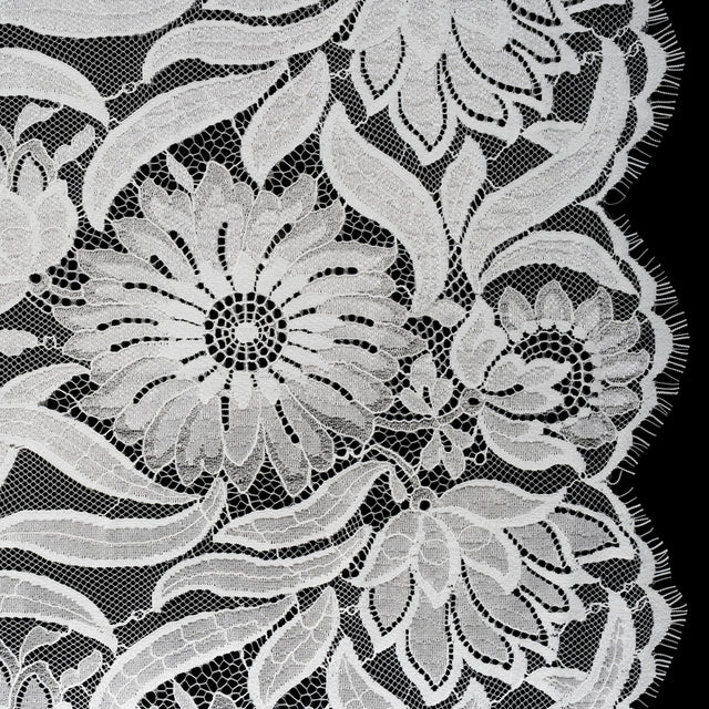 Raschel Lace Panel with Finished Edges - Ivory Bold Daisies and Leaves