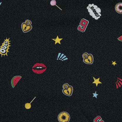 Satén de algodón elástico - Iconos pop negros - Estampado de caramelos y combate en negro - Colección exclusiva de cómics de Mood