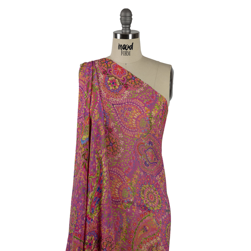 Viscose Georgette - Pink Paisley - Amsterdam Market Print - Mood Exclusive Gisele Collection Detail