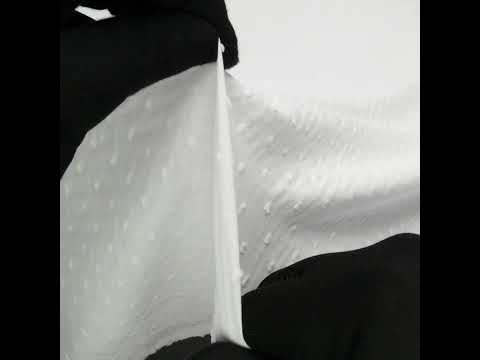 El famoso diseñador australiano Cloud Dancer Cotton Swiss Dot