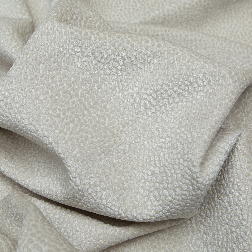 British Imported Oyster Spotted Chenille - Detail