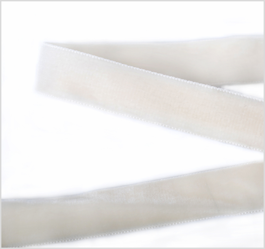 Off-White Double Face Velvet Ribbon - 7/8 | Mood Fabrics