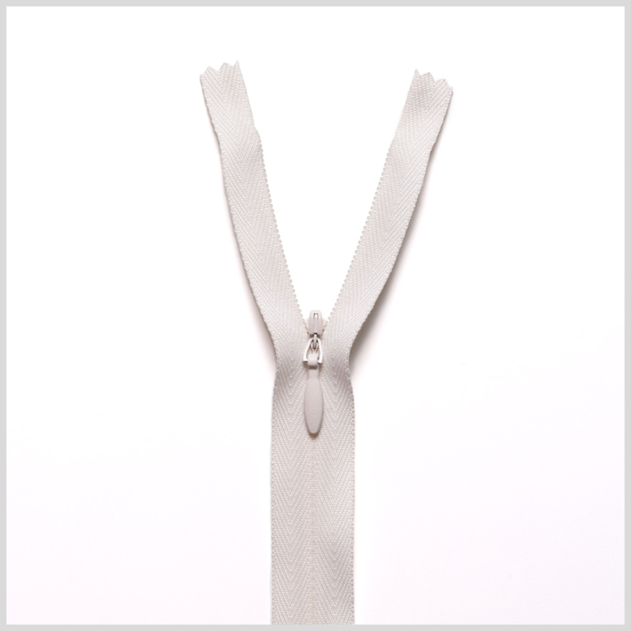 841 Off-White 9 Invisible Zipper | Mood Fabrics