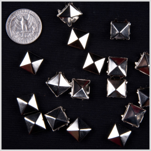 1/2 Silver Pyramid Nailheads